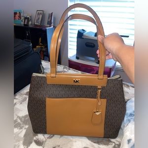 Michael Kors Shoulder Bag